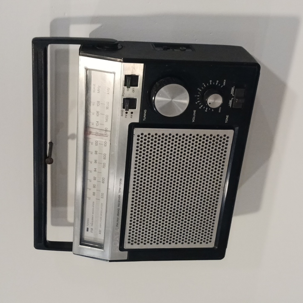 Vintage Sony FM Radio